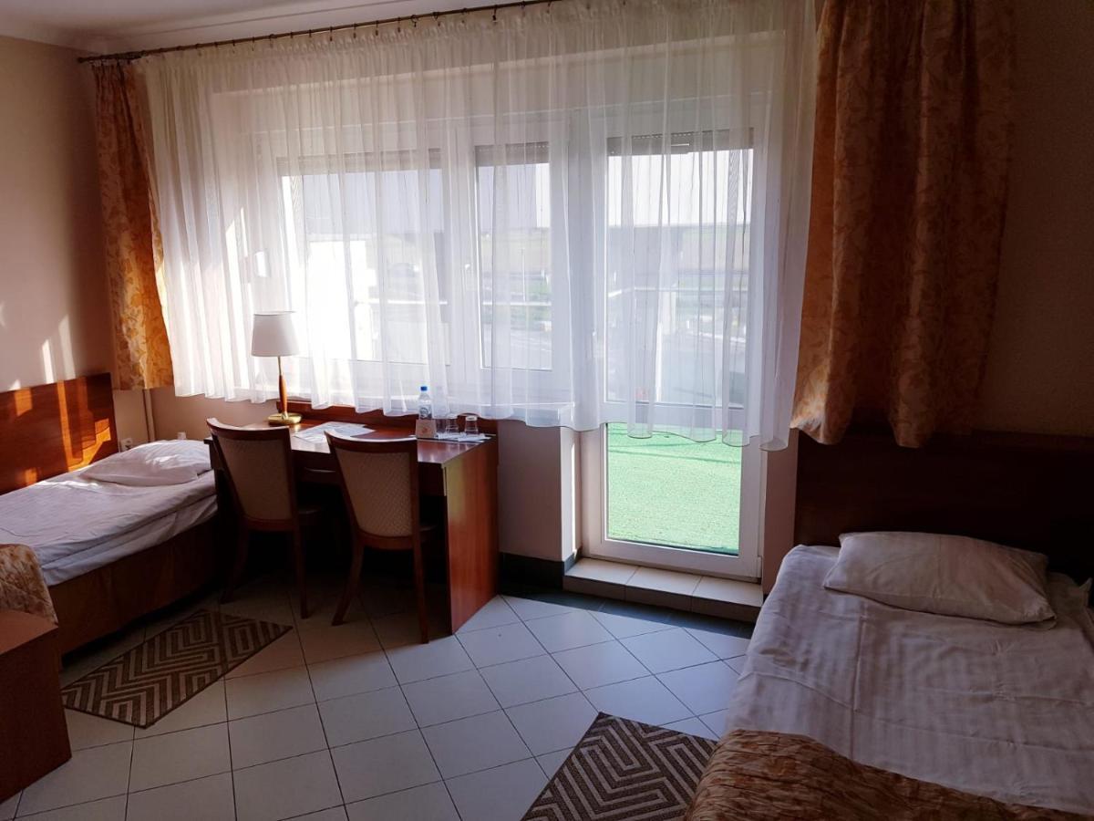 Motel Duet Granowo Екстер'єр фото