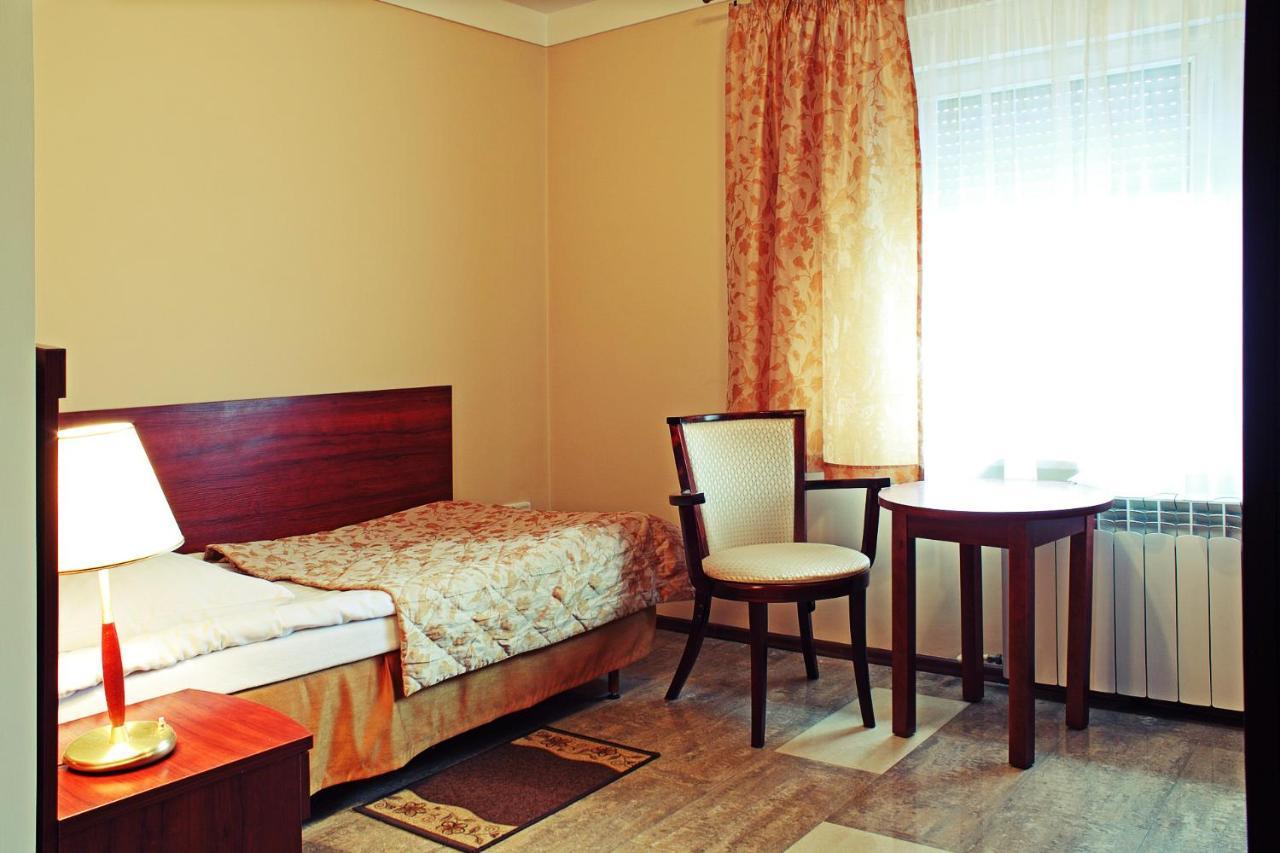 Motel Duet Granowo Екстер'єр фото