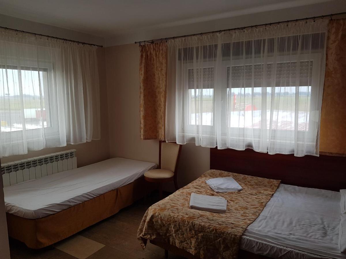 Motel Duet Granowo Екстер'єр фото